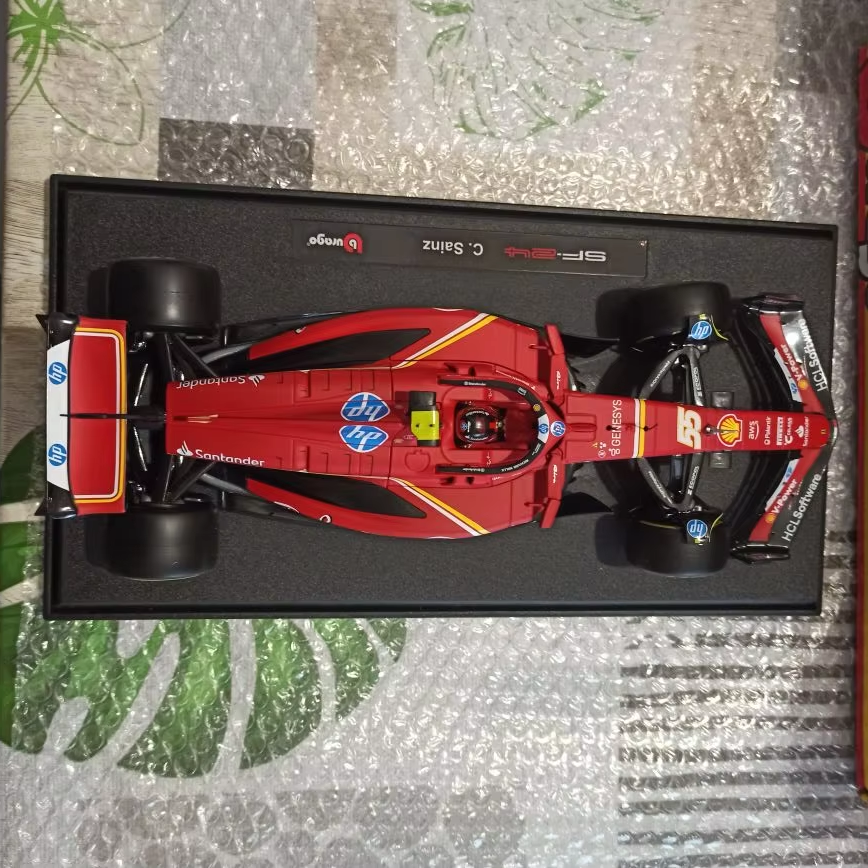 Modelo Ferrari SF-24 de fundición a presión 1:18